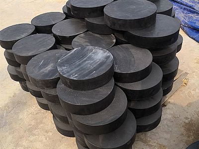 泰兴市板式橡胶支座由若干层橡胶片与薄钢板经加压硫化